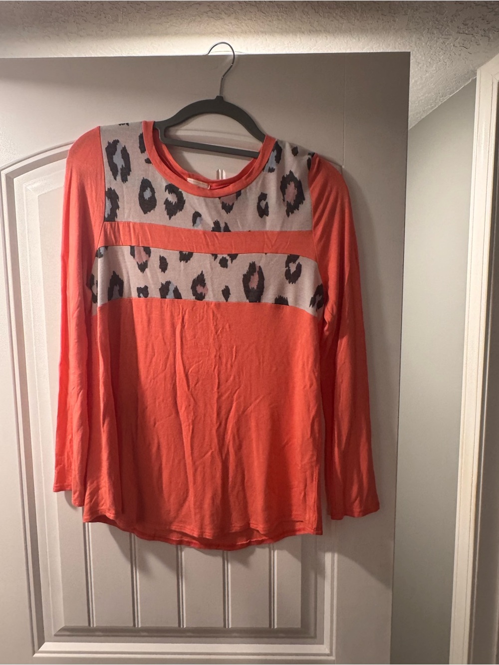 Women's Coral Leopard-Trim Long Sleeve Top